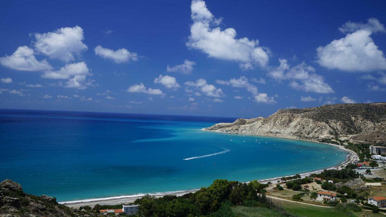 Unforgettable Family Escape - Cliffside Villa With Panoramic Sea Views And Kid-Friendly Private Pool Pissoúri Extérieur photo