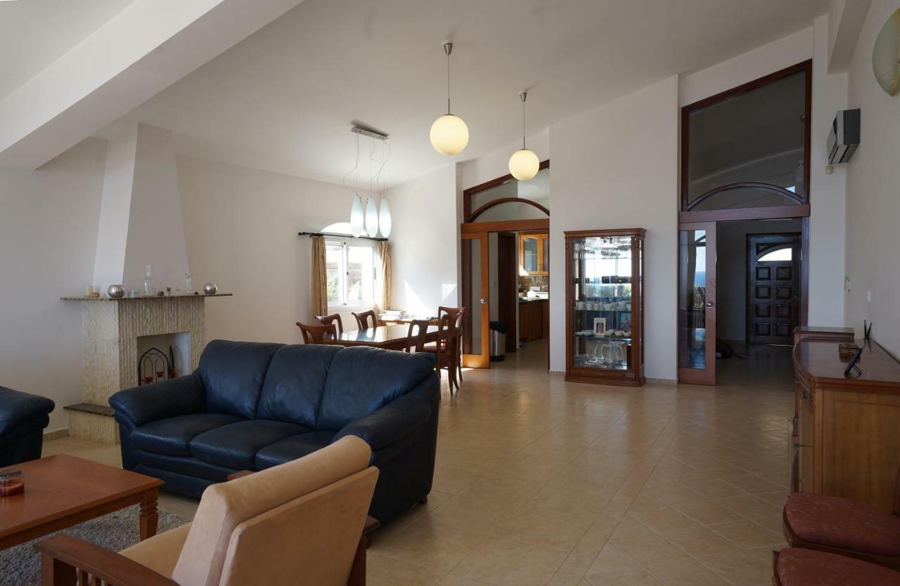 Unforgettable Family Escape - Cliffside Villa With Panoramic Sea Views And Kid-Friendly Private Pool Pissoúri Extérieur photo