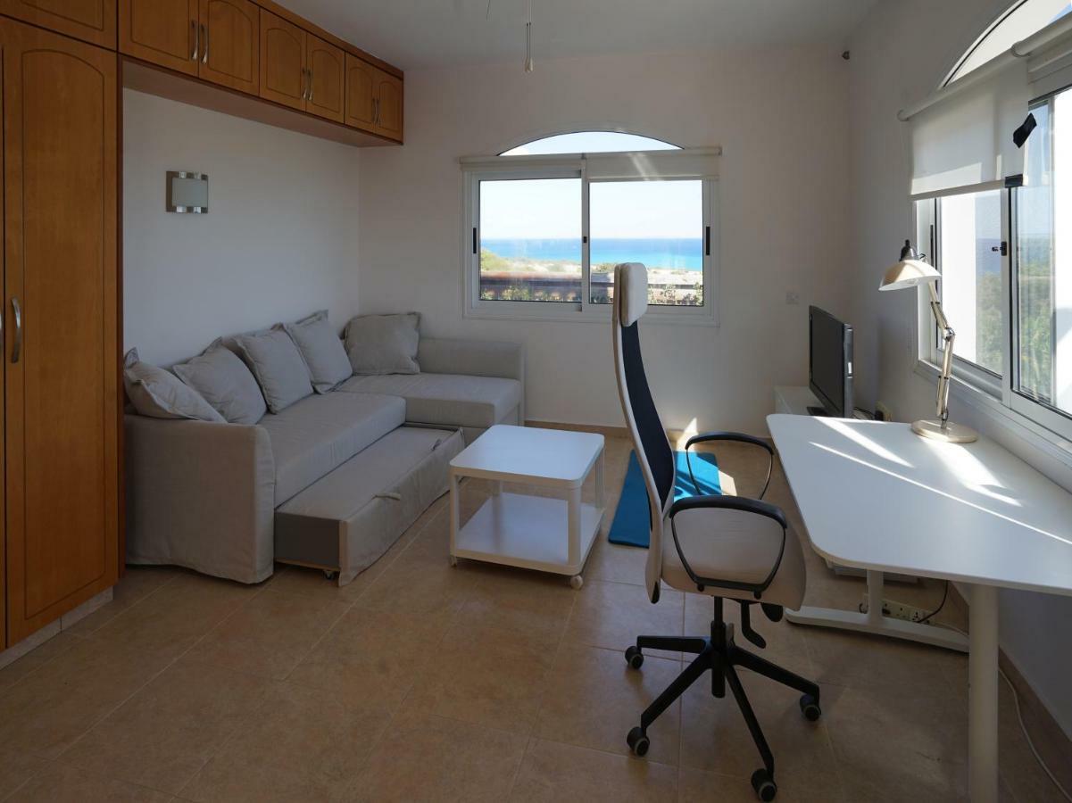 Unforgettable Family Escape - Cliffside Villa With Panoramic Sea Views And Kid-Friendly Private Pool Pissoúri Extérieur photo